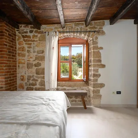 Casa-pietra Porec Nyaraló *