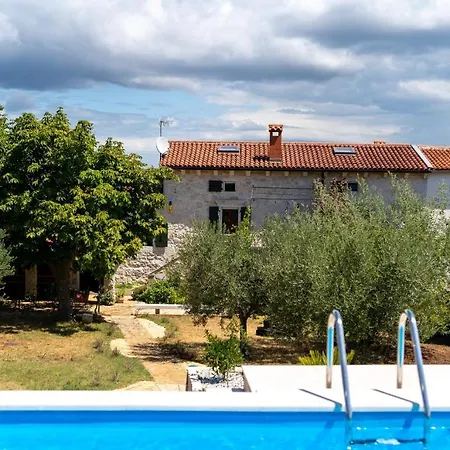 Casa-pietra Porec Montizana