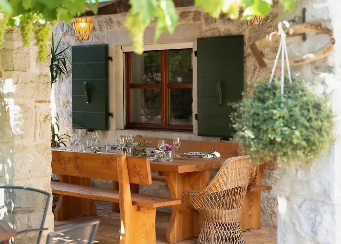 Casa-pietra Porec * Montižana