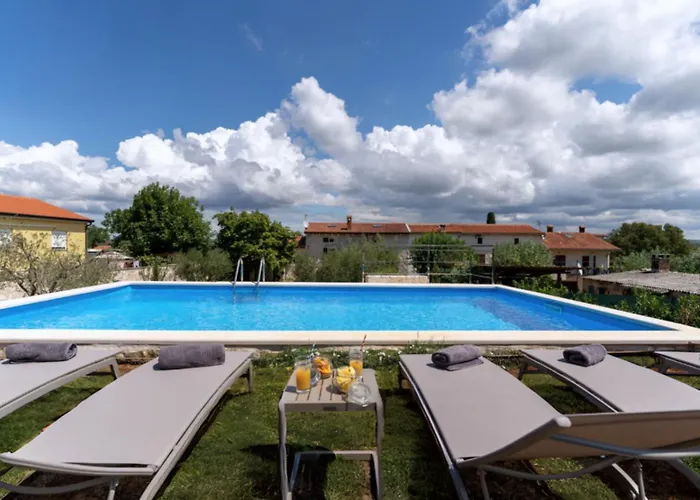 Casa-pietra Porec Vakantiehuis *